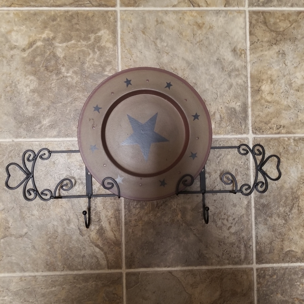 Primitive decor